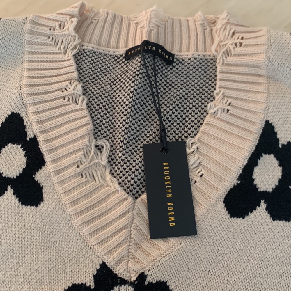 Daisy printed beige sweater size S - Picture 4 of 6